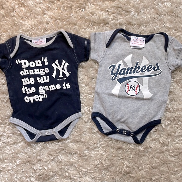 Yankees Baseball lovers bundle! ❤️⚾️💙 (sizes range from 0-3 months to 12months) - Picture 2 of 12
